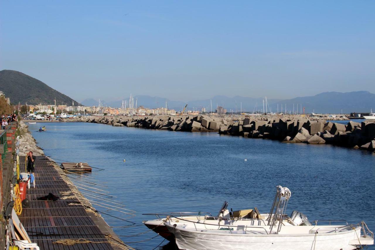 B&B Lili Σαλέρνο Εξωτερικό φωτογραφία